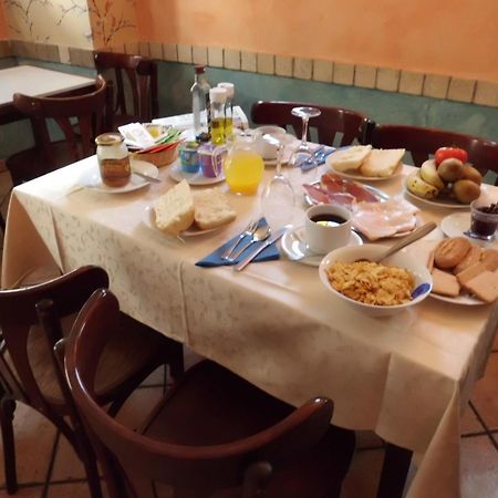 Hotel Rey Chindasvinto Covarrubias Εξωτερικό φωτογραφία