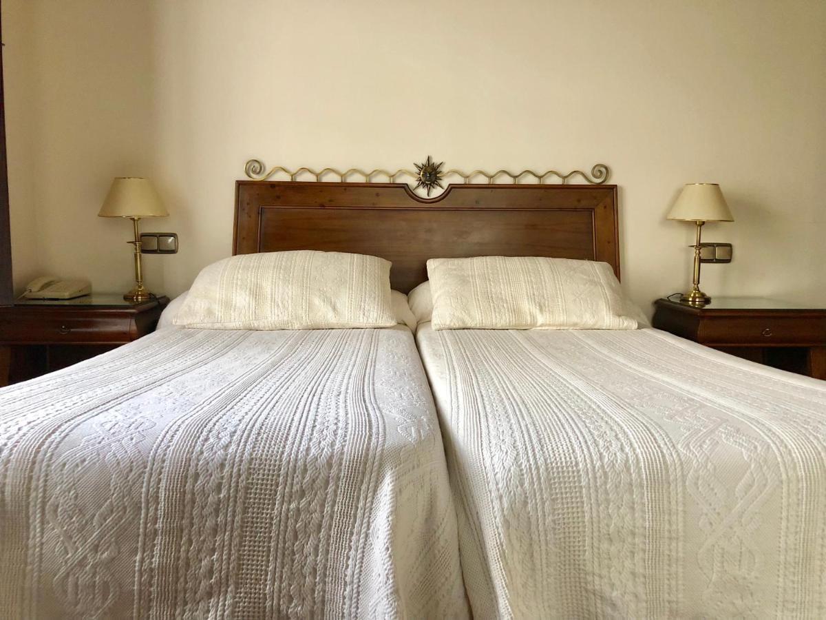 Hotel Rey Chindasvinto Covarrubias Εξωτερικό φωτογραφία