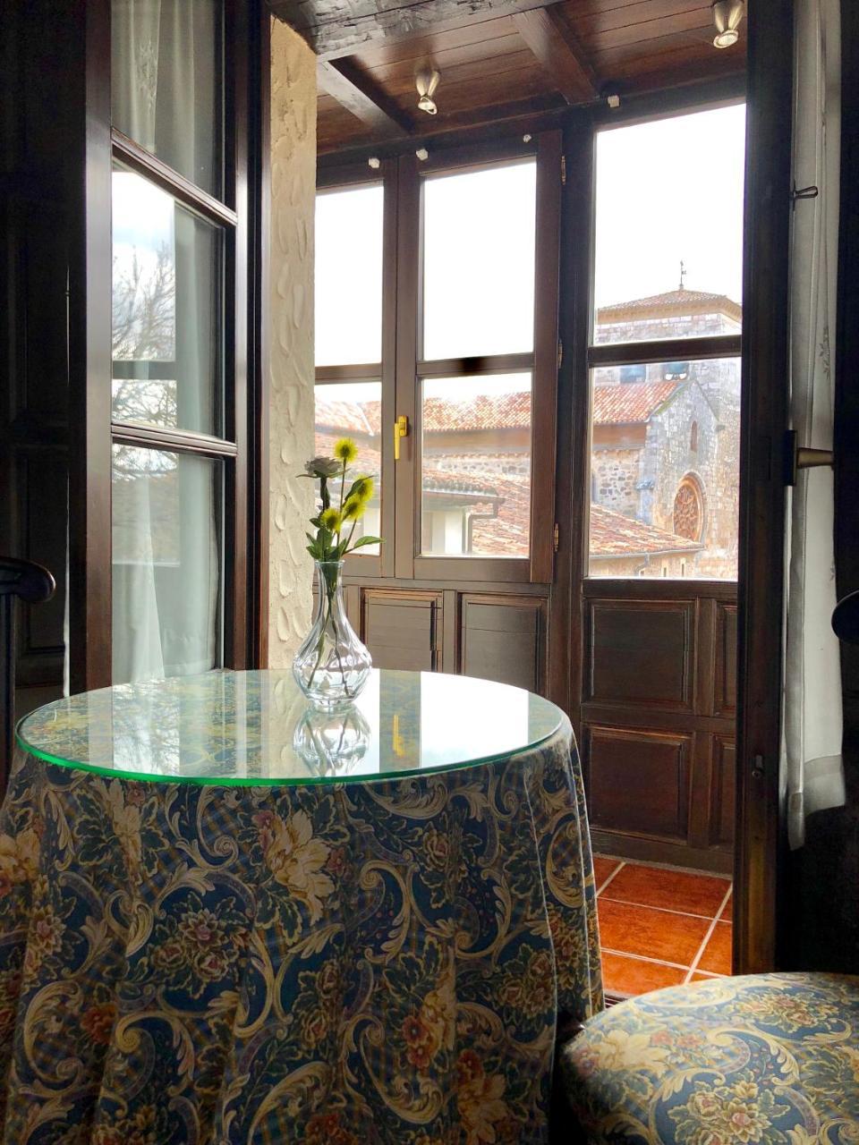 Hotel Rey Chindasvinto Covarrubias Εξωτερικό φωτογραφία