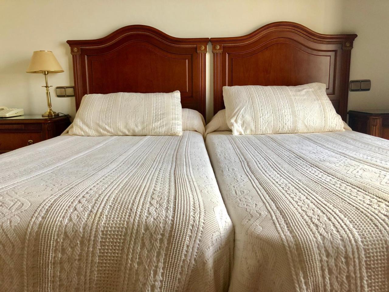 Hotel Rey Chindasvinto Covarrubias Εξωτερικό φωτογραφία