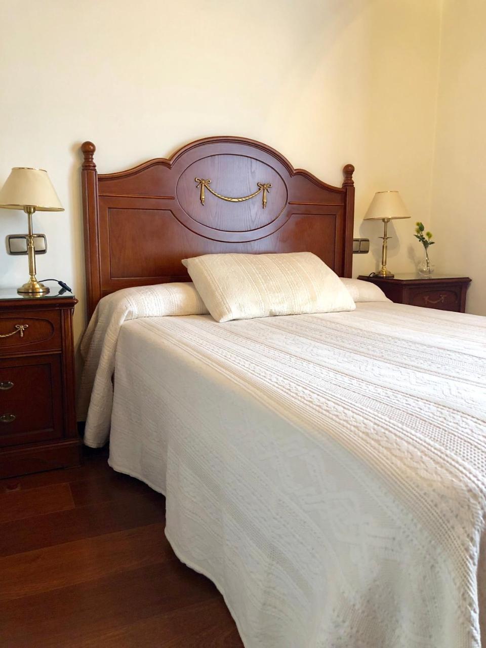 Hotel Rey Chindasvinto Covarrubias Εξωτερικό φωτογραφία