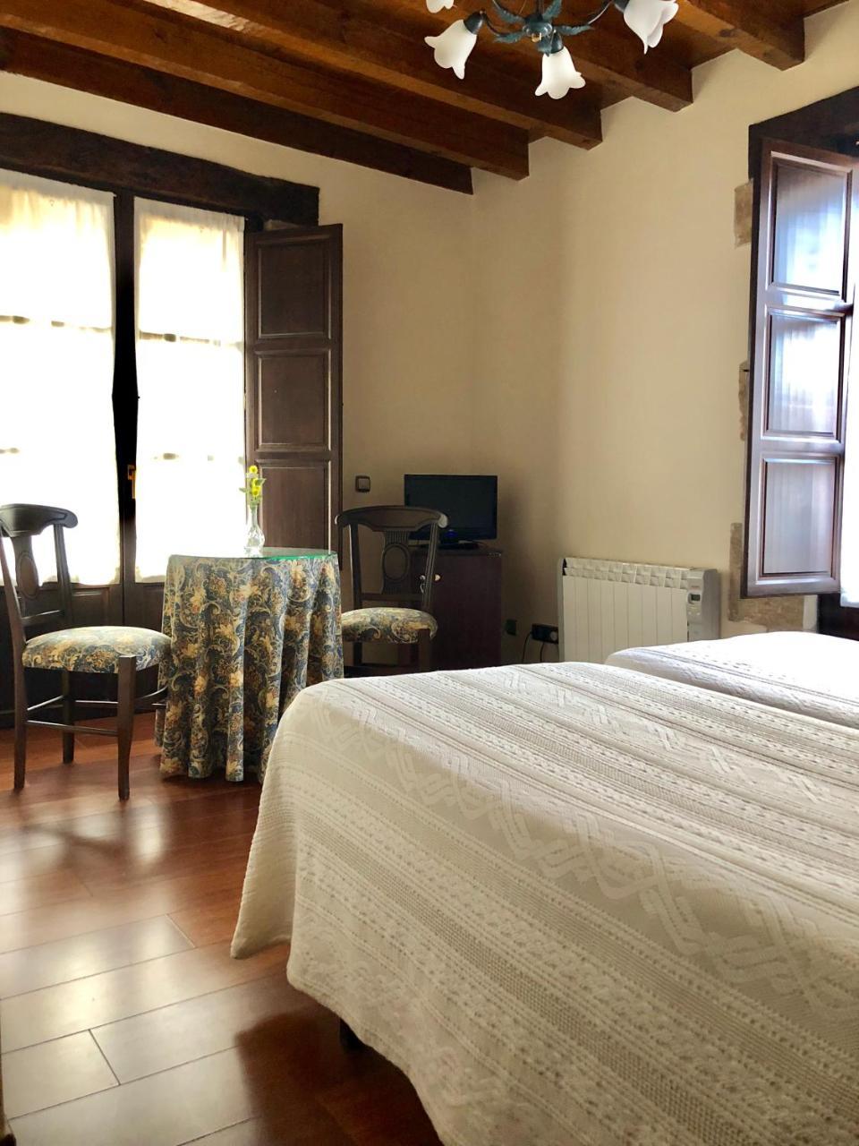 Hotel Rey Chindasvinto Covarrubias Εξωτερικό φωτογραφία