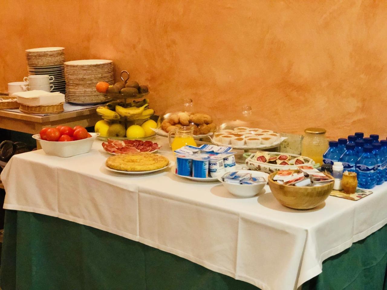 Hotel Rey Chindasvinto Covarrubias Εξωτερικό φωτογραφία